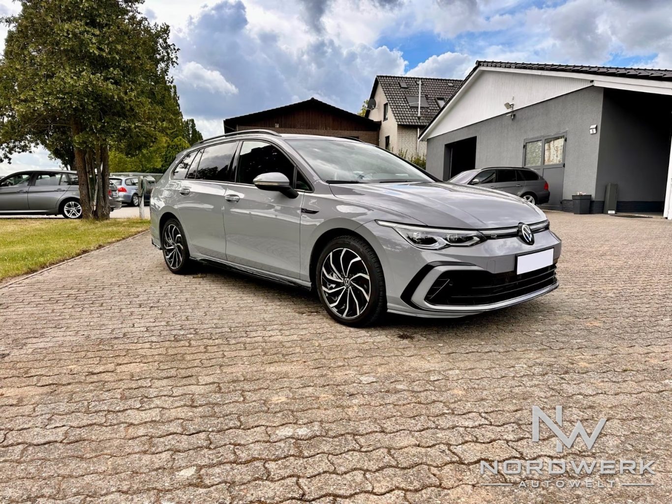 Volkswagen Golf VIII Variant R-Line eTSI